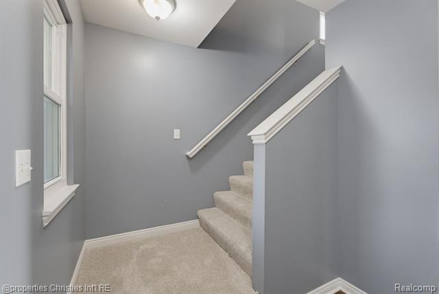 Builiding view twenty three for 23389 Easterling, Hazel Park, MI. 48030
