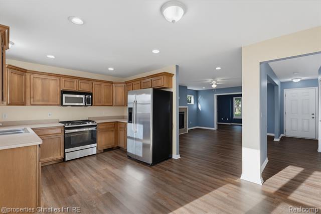 Builiding view twenty for 23389 Easterling, Hazel Park, MI. 48030