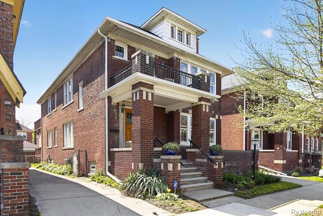 front view for 925 Nottingham, Grosse Pointe, Mi. 48230