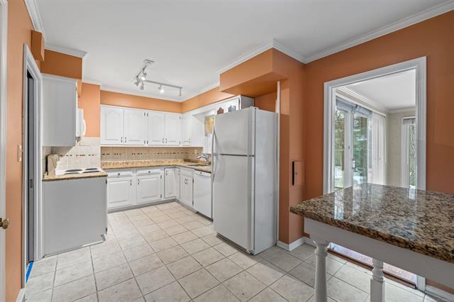 Builiding view eighteen for 1003 Bedford, Grosse Pointe, MI. 48230