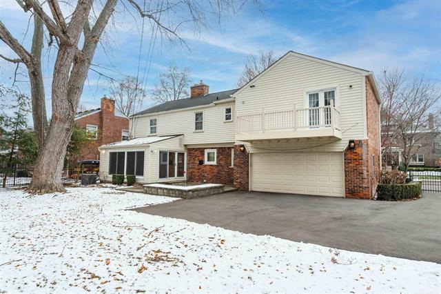 Builiding view fifty five for 1003 Bedford, Grosse Pointe, MI. 48230