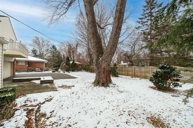 Builiding view fifty four for 1003 Bedford, Grosse Pointe, MI. 48230