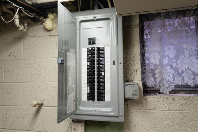 Builiding view forty nine for 1003 Bedford, Grosse Pointe, MI. 48230