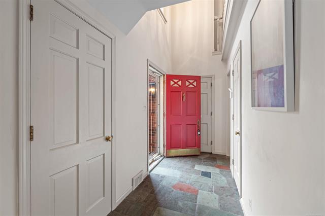 Builiding view ten for 1003 Bedford, Grosse Pointe, MI. 48230