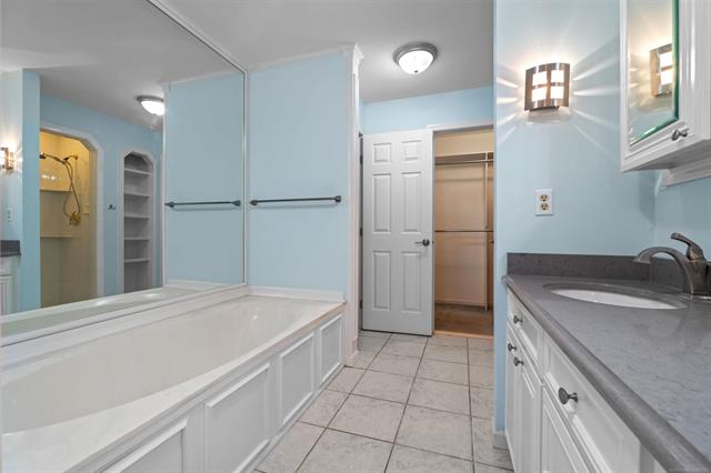 Builiding view thirty two for 1003 Bedford, Grosse Pointe, MI. 48230