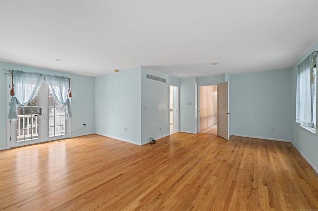 Builiding view thirty for 1003 Bedford, Grosse Pointe, MI. 48230