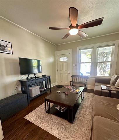 Builiding view one for 1348 Wayburn, Grosse Pointe, MI. 48230