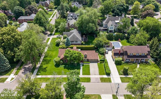 Builiding view forty four for 1023 Harvard, Grosse Pointe, MI. 48230