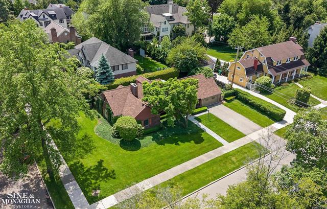Builiding view forty two for 1023 Harvard, Grosse Pointe, MI. 48230