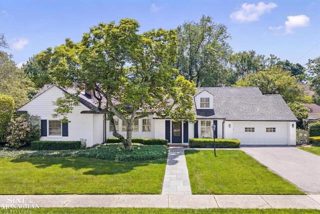 Builiding view one for 1023 Harvard, Grosse Pointe, MI. 48230