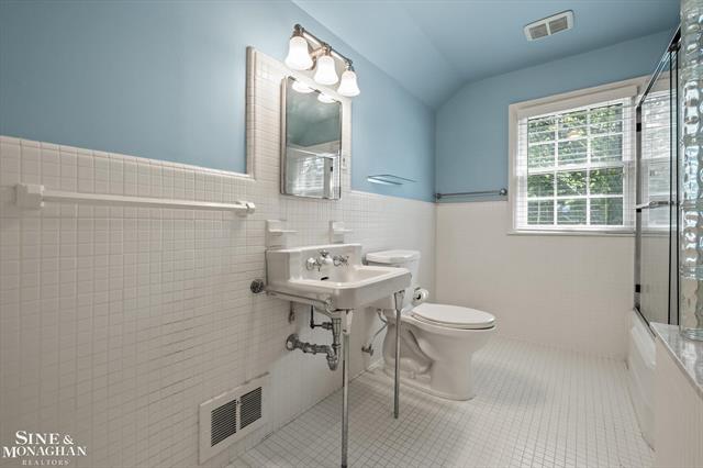 Builiding view thirty for 1023 Harvard, Grosse Pointe, MI. 48230