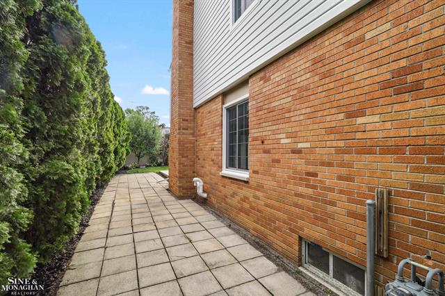 Builiding view forty five for 1200 Audubon, Grosse Pointe, MI. 48230