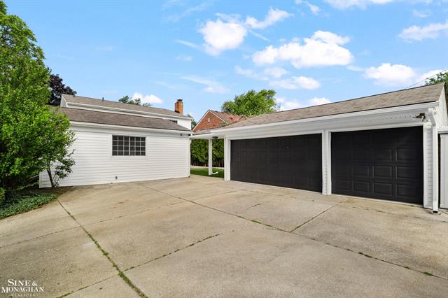 Builiding view forty nine for 1200 Audubon, Grosse Pointe, MI. 48230