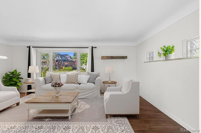 Builiding view eleven for 615 Lakepointe, Grosse Pointe, MI. 48230