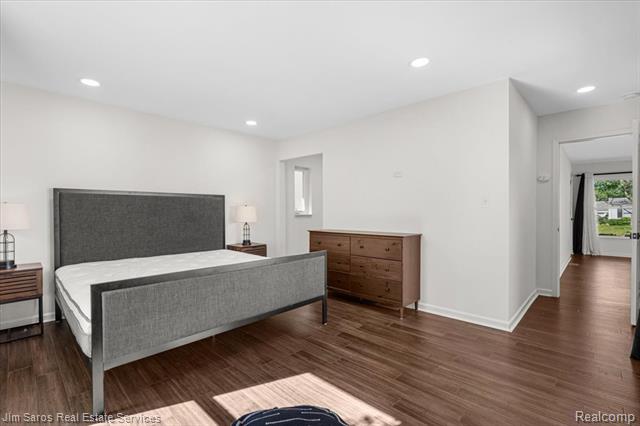 Builiding view fourteen for 615 Lakepointe, Grosse Pointe, MI. 48230