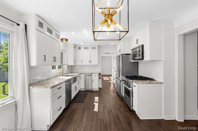 Builiding view seven for 615 Lakepointe, Grosse Pointe, MI. 48230