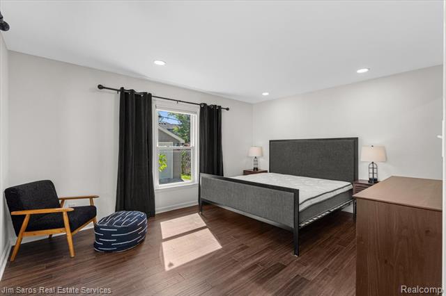 Builiding view thirteen for 615 Lakepointe, Grosse Pointe, MI. 48230