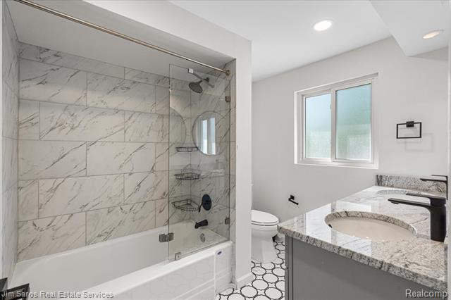 Builiding view twenty five for 615 Lakepointe, Grosse Pointe, MI. 48230