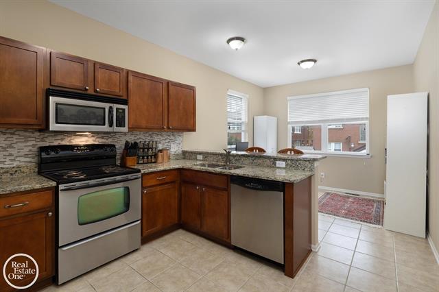 Builiding view eight for 1048 Lakepointe, Grosse Pointe, MI. 48230