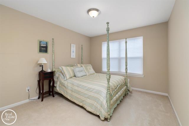 Builiding view eighteen for 1048 Lakepointe, Grosse Pointe, MI. 48230