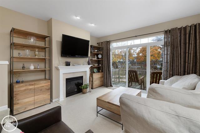 Builiding view four for 1048 Lakepointe, Grosse Pointe, MI. 48230