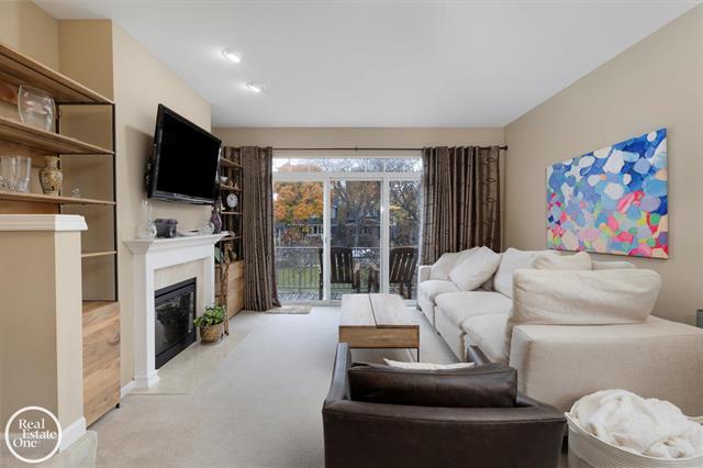 Builiding view three for 1048 Lakepointe, Grosse Pointe, MI. 48230