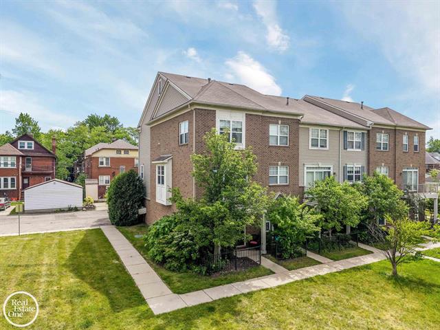 Builiding view twenty six for 1048 Lakepointe, Grosse Pointe, MI. 48230