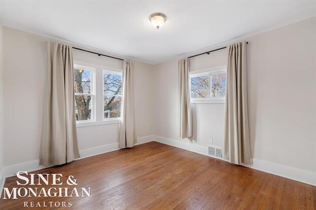 Builiding view seventeen for 1332 Wayburn, Grosse Pointe, MI. 48230