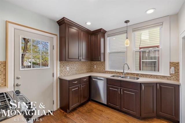 Builiding view six for 1332 Wayburn, Grosse Pointe, MI. 48230