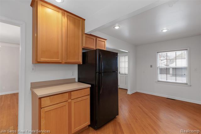 Builiding view eight for 1328 Lakepointe, Grosse Pointe, MI. 48230