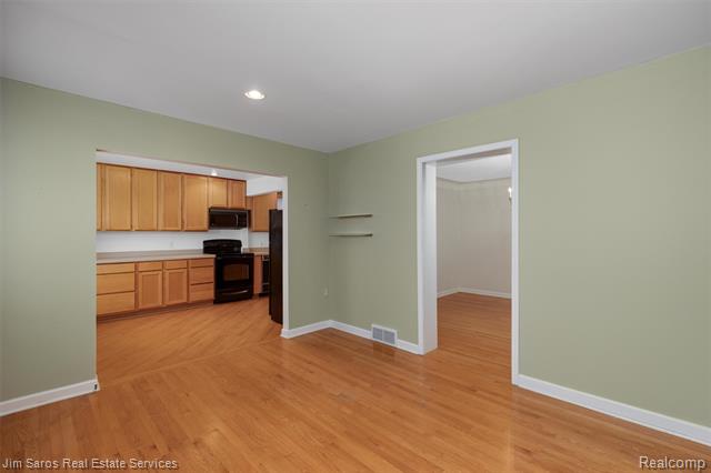 Builiding view eleven for 1328 Lakepointe, Grosse Pointe, MI. 48230