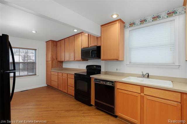 Builiding view seven for 1328 Lakepointe, Grosse Pointe, MI. 48230