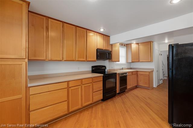 Builiding view six for 1328 Lakepointe, Grosse Pointe, MI. 48230