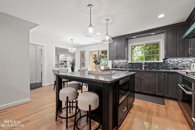 Builiding view fourteen for 263 Lakeland, Grosse Pointe, MI. 48230