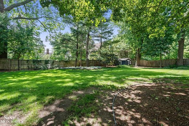Builiding view thirty eight for 263 Lakeland, Grosse Pointe, MI. 48230