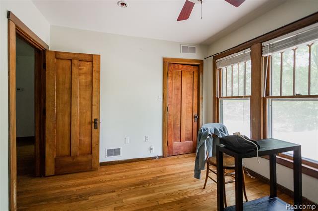 Builiding view sixteen for 51 Massachusetts, Highland Park, MI. 48203