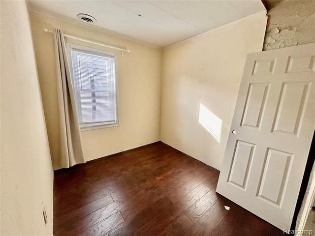 Builiding view four for 2388 Zinow, Hamtramck, MI. 48212