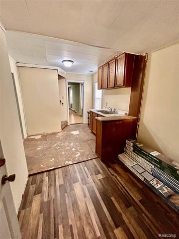 Builiding view nine for 2388 Zinow, Hamtramck, MI. 48212