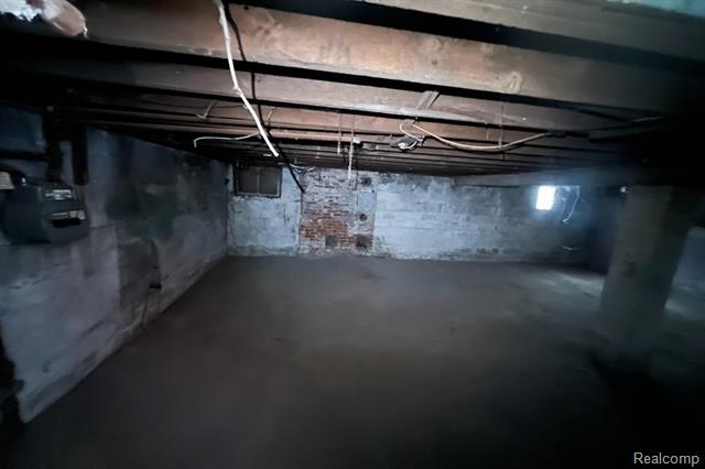 Builiding view fifteen for 225 Farrand Park, Highland Park, MI. 48203