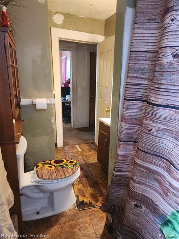 Builiding view fifteen for 164 Farrand Park, Highland Park, MI. 48203