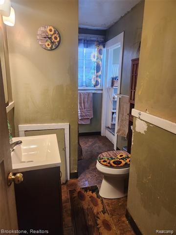 Builiding view fourteen for 164 Farrand Park, Highland Park, MI. 48203