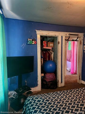 Builiding view nineteen for 164 Farrand Park, Highland Park, MI. 48203