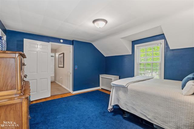 Builiding view thirty five for 586 University, Grosse Pointe, MI. 48230