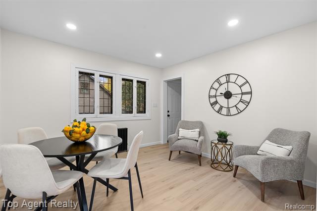 Builiding view fifteen for 784 Barrington, Grosse Pointe, MI. 48230