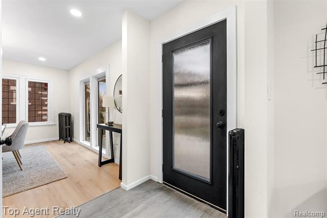 Builiding view five for 784 Barrington, Grosse Pointe, MI. 48230