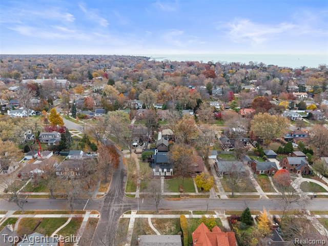 Builiding view forty nine for 784 Barrington, Grosse Pointe, MI. 48230