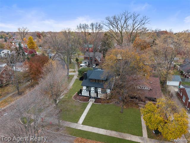 Builiding view forty seven for 784 Barrington, Grosse Pointe, MI. 48230