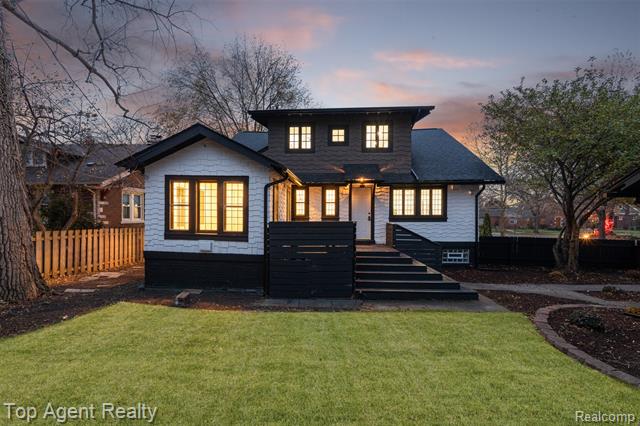 Builiding view forty two for 784 Barrington, Grosse Pointe, MI. 48230