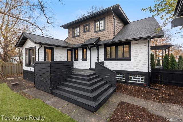 Builiding view forty for 784 Barrington, Grosse Pointe, MI. 48230