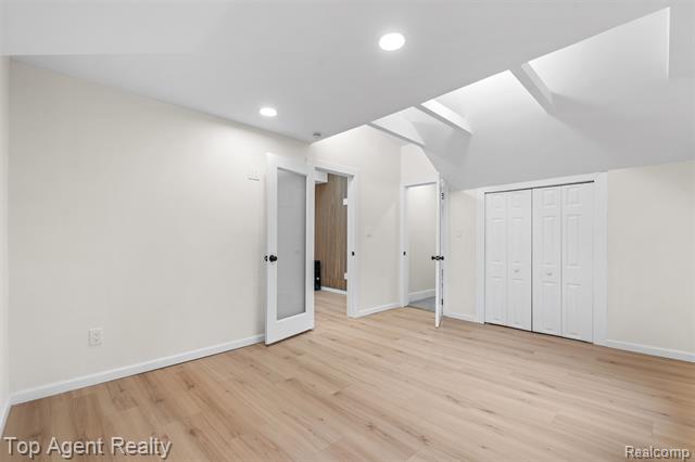 Builiding view thirty two for 784 Barrington, Grosse Pointe, MI. 48230